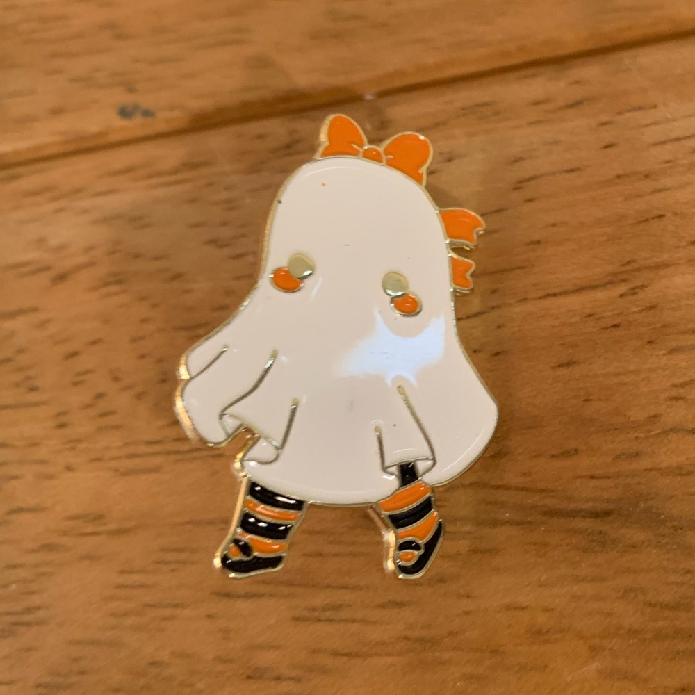Hot Topic Bright Bat Ghost Girl Enamel Pin